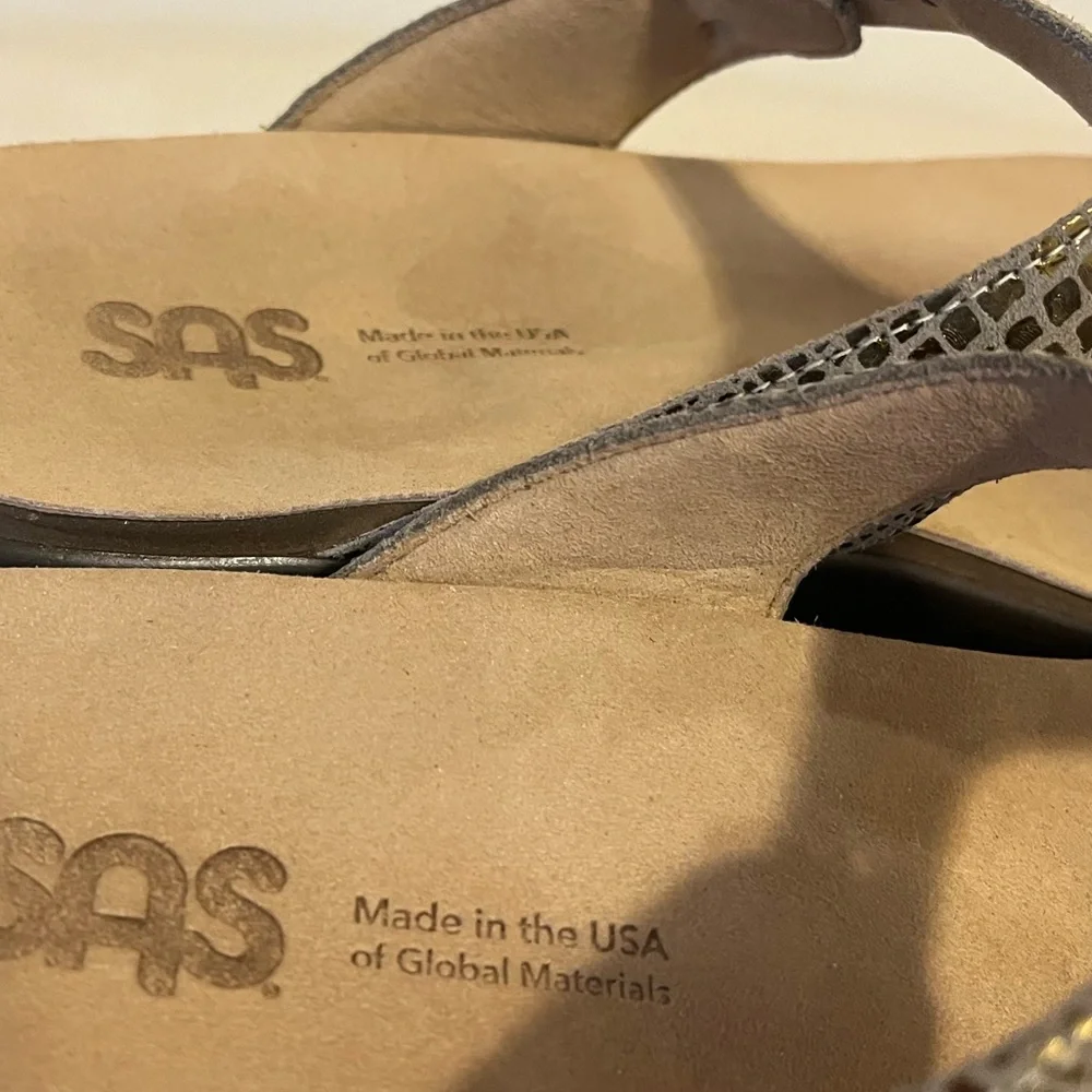 SAS Sanibel Oro Gold Leather Comfortable T-Strap Sandals Women’s Size 10